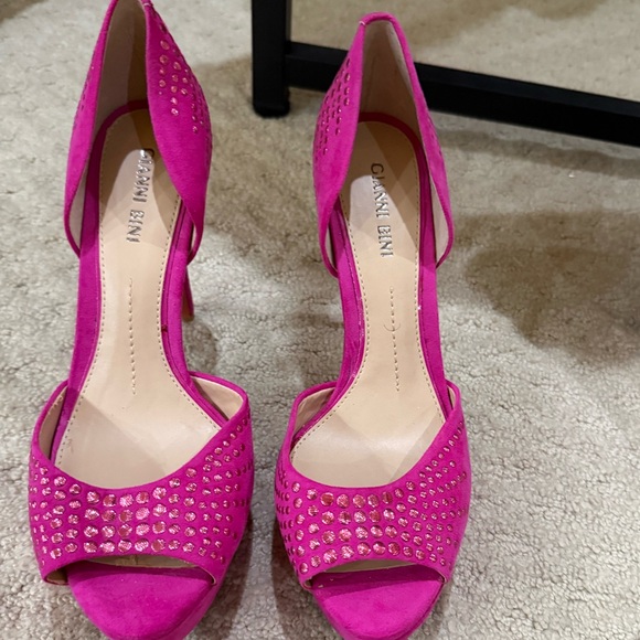 Gianni Bini Pink Peep-Toe Heels - Picture 1 of 2